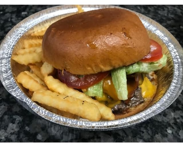 Cheeseburger Deluxe.