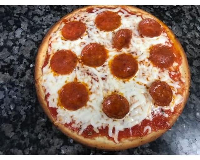 Small Cauliflower Crust Gluten Free Pizza.